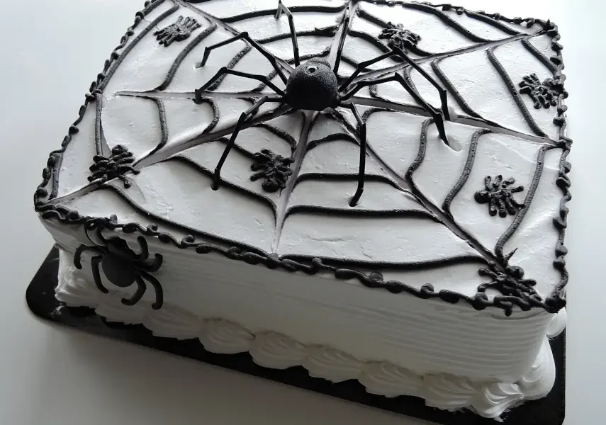 Torta a forma di ragnatela per Halloween