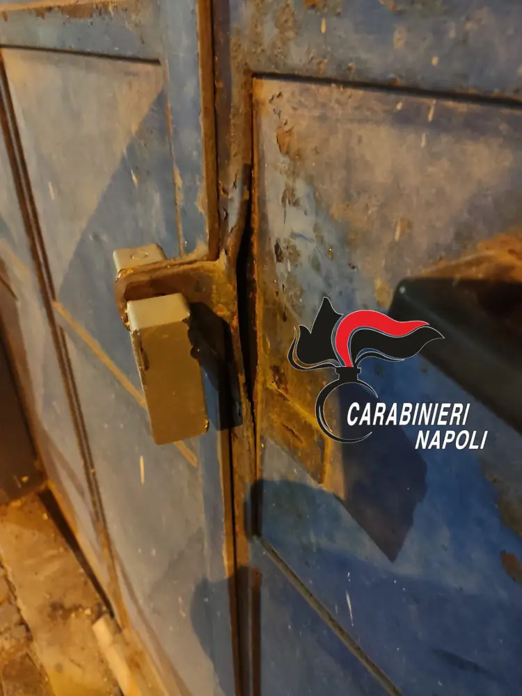 Tentano il furto a castellammare