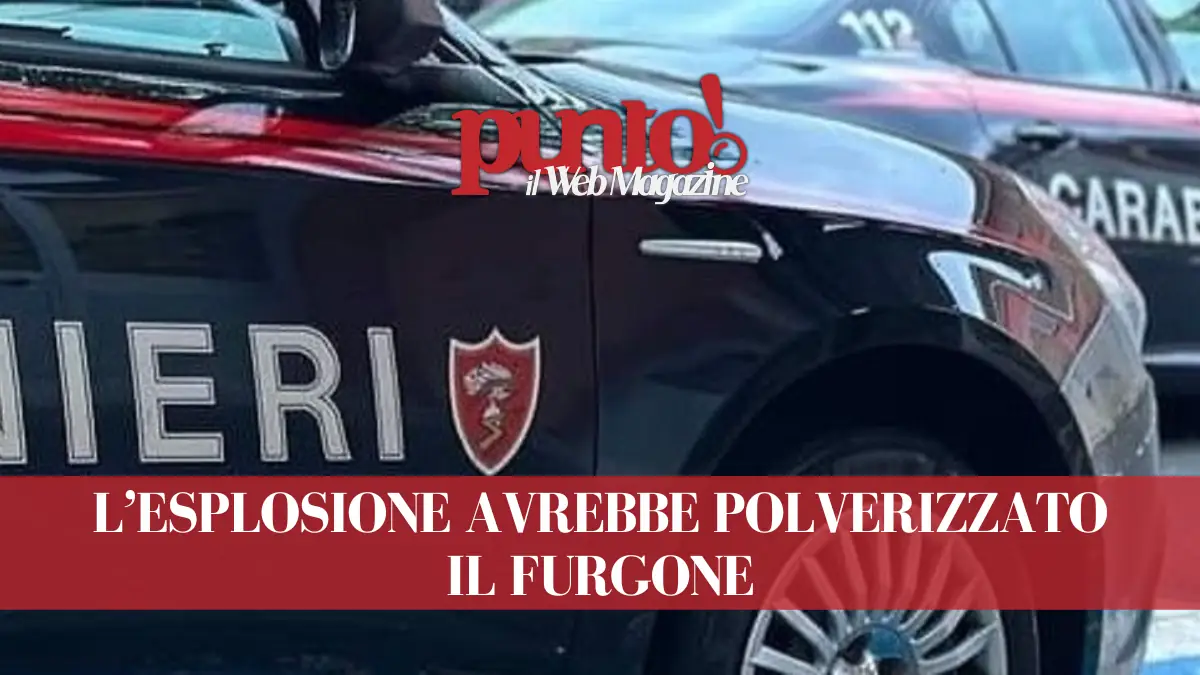 In giro con 350 chili di fuochi in un furgone
