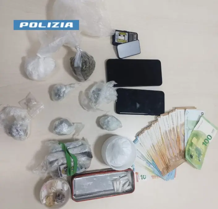 Posillipo: in auto con la droga