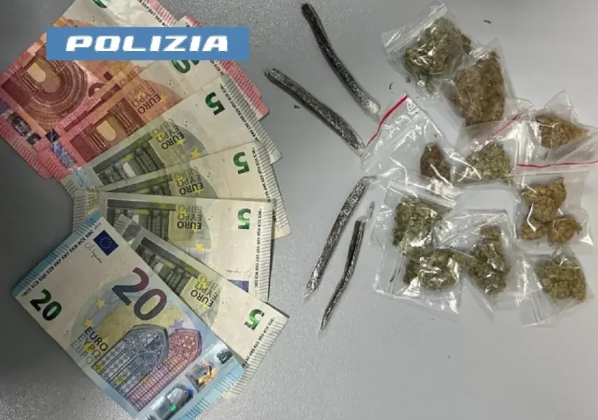 Cedeva droga in via Torino