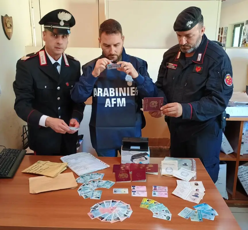 Documenti falsi