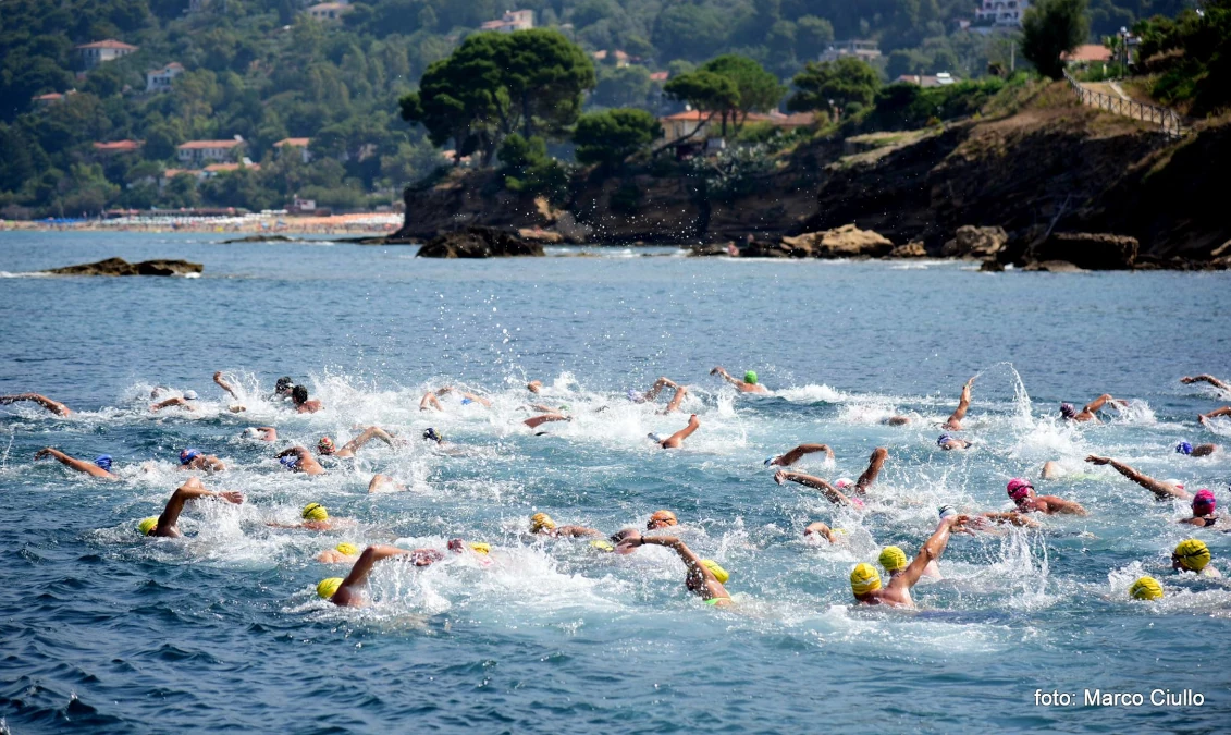 Castellabate Diventa Palcoscenico Degli Sport Acquatici Nuoto E Kayak 