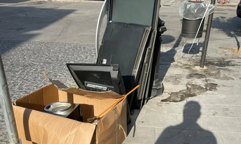 Qyualiano rifiuti abbandonati