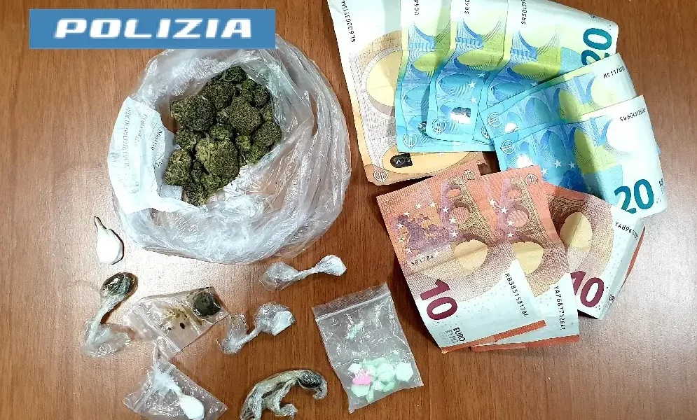 Napoli - Sequestro droga Bagnoli