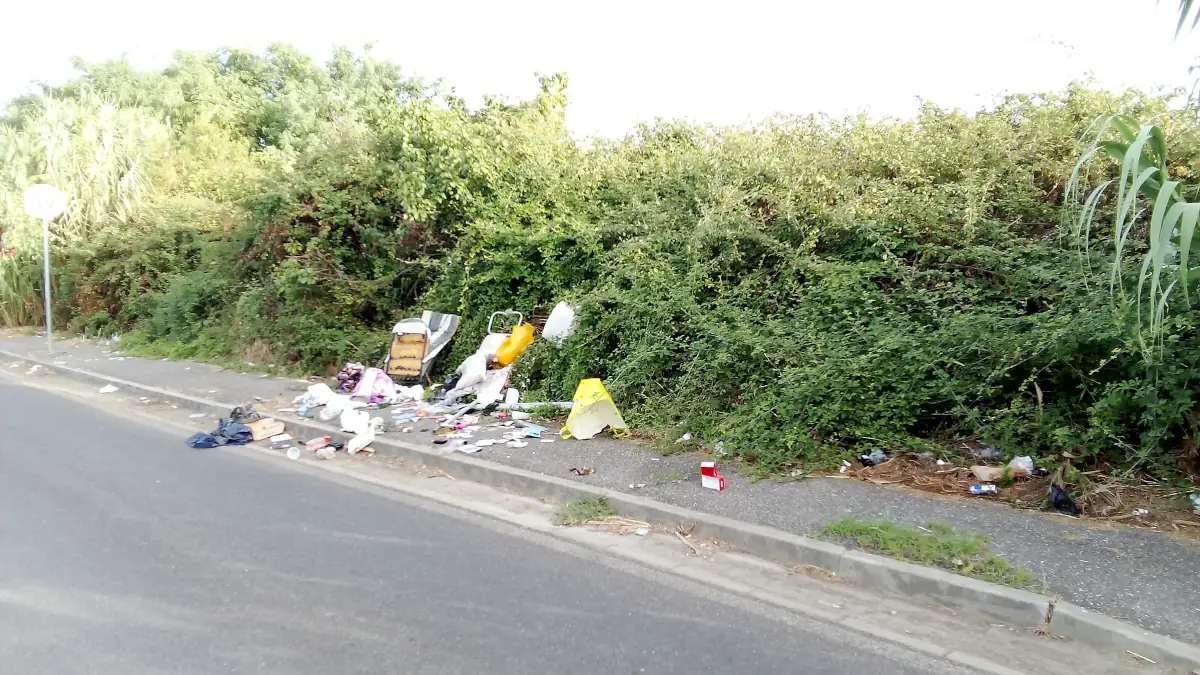 Qualiano - rifiuti via falcone 07-09-2024