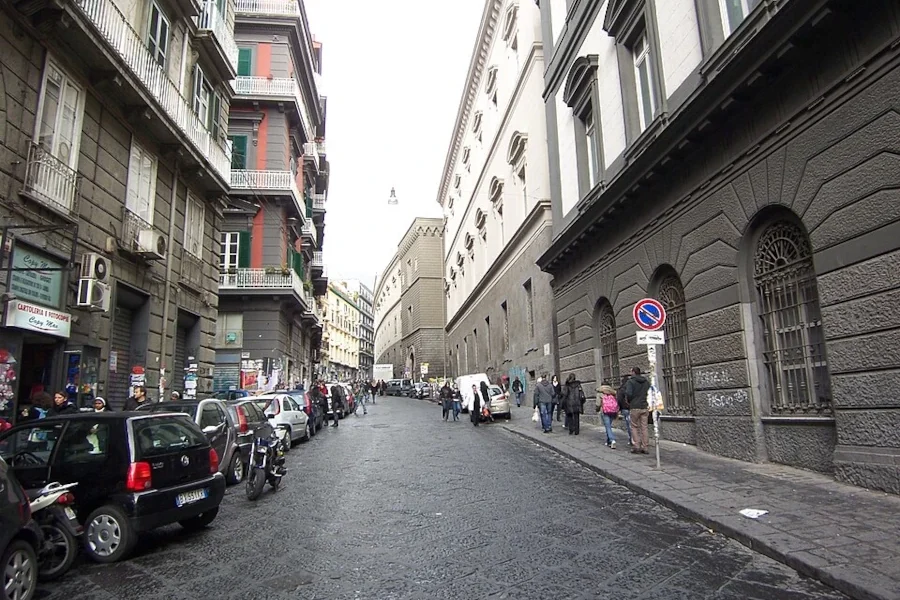 napoli lavori stradali in via mezzocannone in corso la riqualificazione della storica zona universitaria