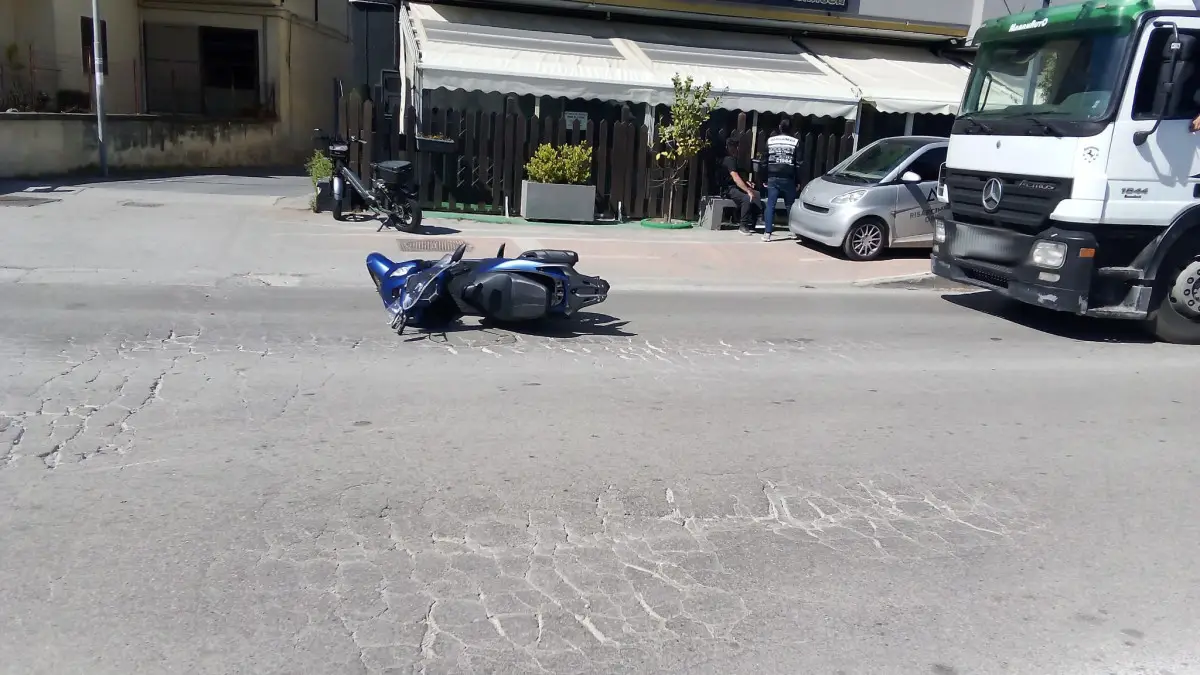 Villaricca - Incidente tra due moto