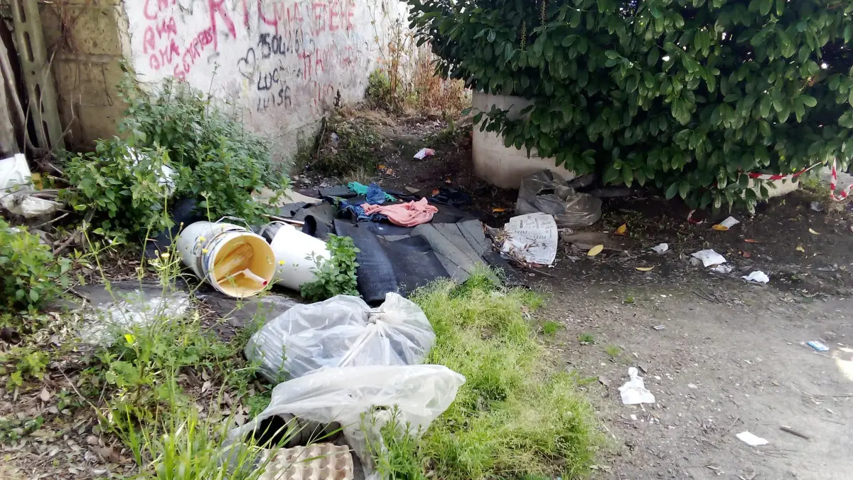 Rifiuti Qualiano - Via del Cimitero