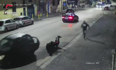 Napoli, rapina a commerciante
