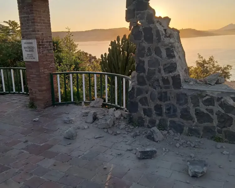 terremoto a largo di bacoli scossa 44 danni e paura da Puntomagazine.it terremoto a largo di bacoli scossa 44 danni e paura