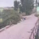 Acerra - Uomo che appicca il fuoco ai rifiuti sui lregi lagni.