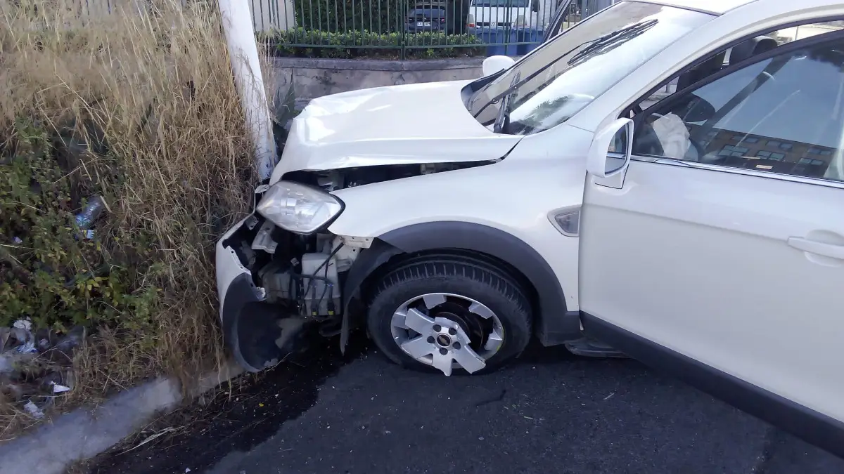 Incidente a villaricca presso la rotonda "poziello"