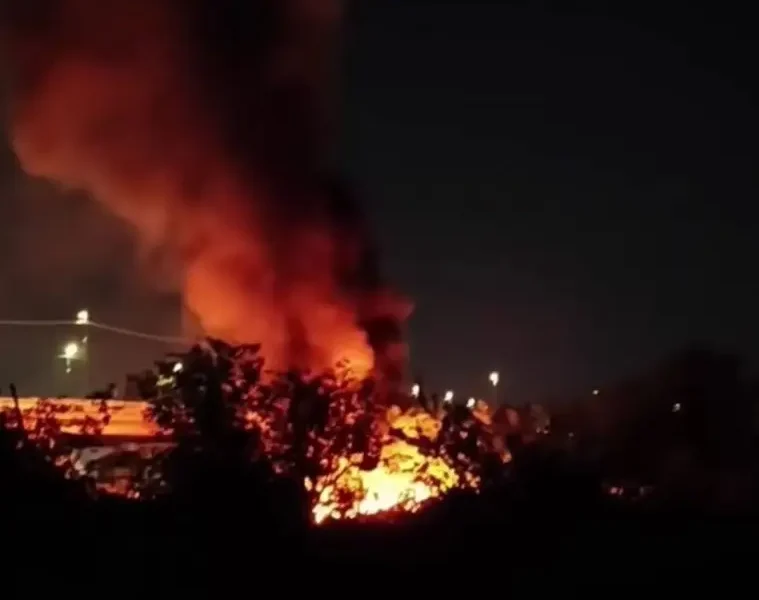 Terra de fuochi - rogo scampia