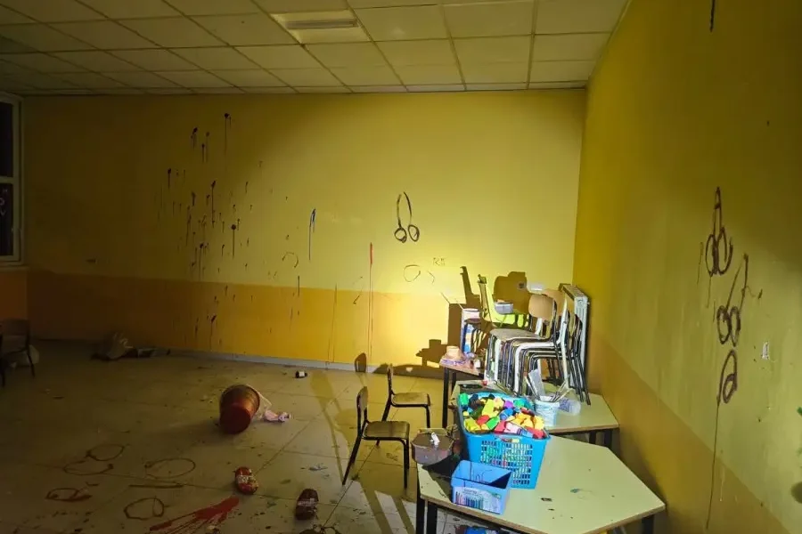 melito vandalizzata la scuola collodi duro il messaggio della sindaca da Puntomagazine.it melito vandalizzata la scuola collodi duro il messaggio della sindaca