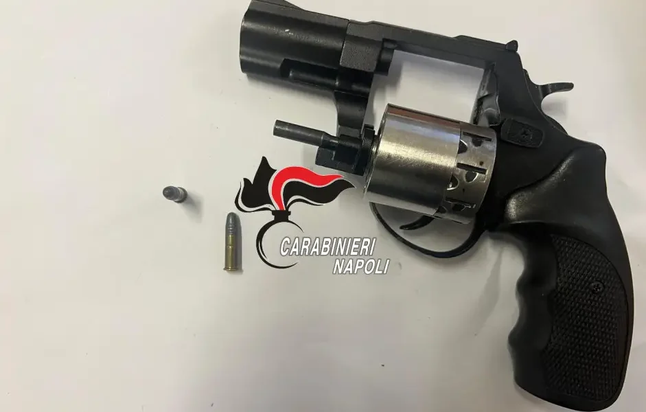 vico equense pistola con matricola abrasa nascosta in casa arrestato 43enne da Puntomagazine.it vico equense pistola con matricola abrasa nascosta in casa arrestato 43enne