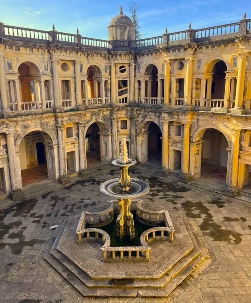 Chiostro del Convento do Cristo a Tomar