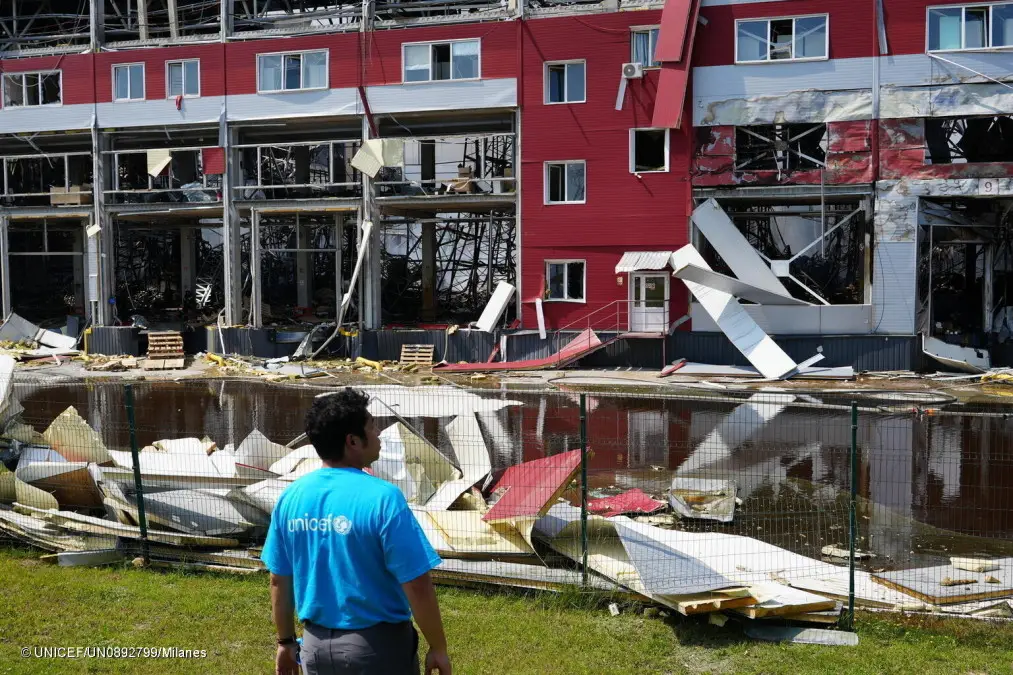 Magazzino unicef danneggiato