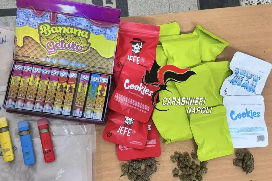 porta nolana svapo illegale e droga in bustine colorate sequestro dei carabinieri da Puntomagazine.it porta nolana svapo illegale e droga in bustine colorate sequestro dei carabinieri