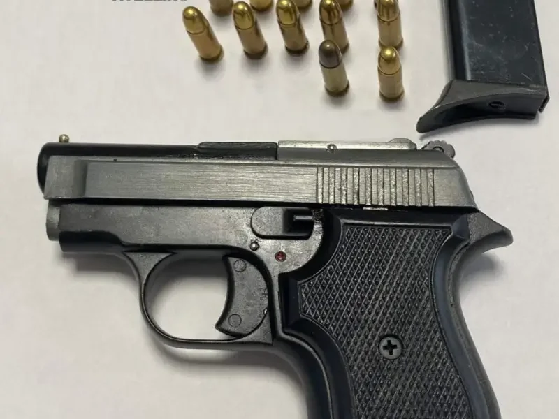 pistola clandestina nascosta in un puff arrestata coppia nel salernitano da Puntomagazine.it pistola clandestina nascosta in un puff arrestata coppia nel salernitano