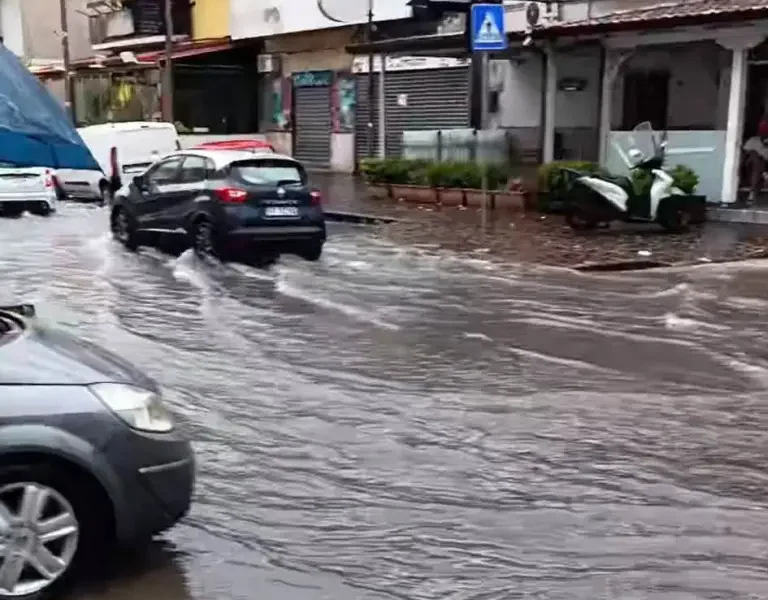 qualiano sott8217acqua dopo il temporale allagamenti e polemiche da Puntomagazine.it qualiano sott8217acqua dopo il temporale allagamenti e polemiche