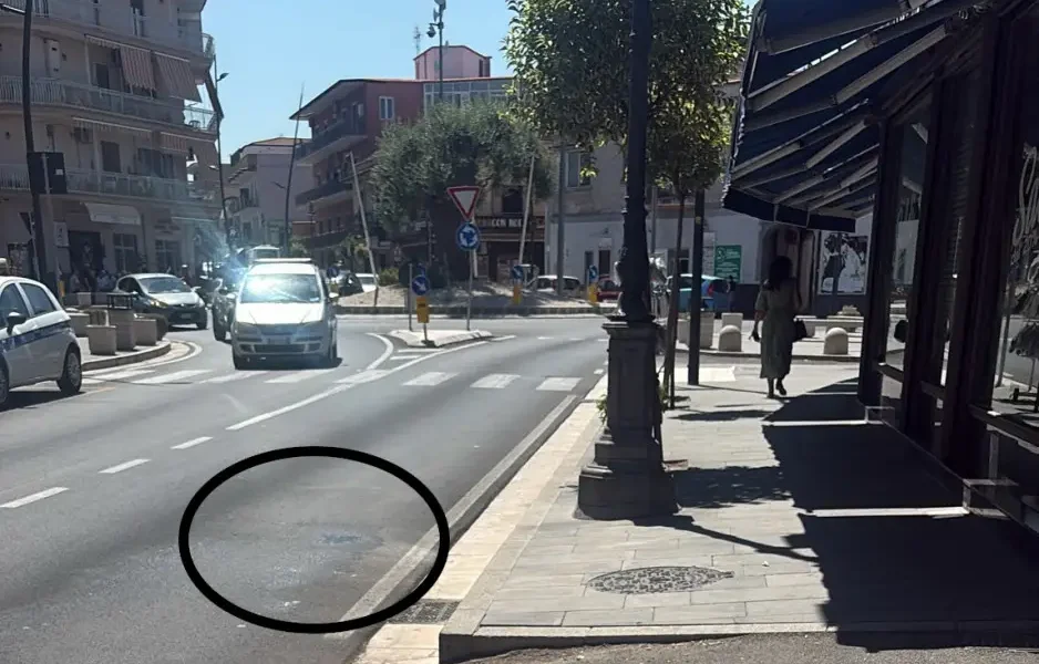 qualiano asfalto appena rifatto gi224 rattoppato scoppia la polemica da Puntomagazine.it qualiano asfalto appena rifatto gi224 rattoppato scoppia la polemica