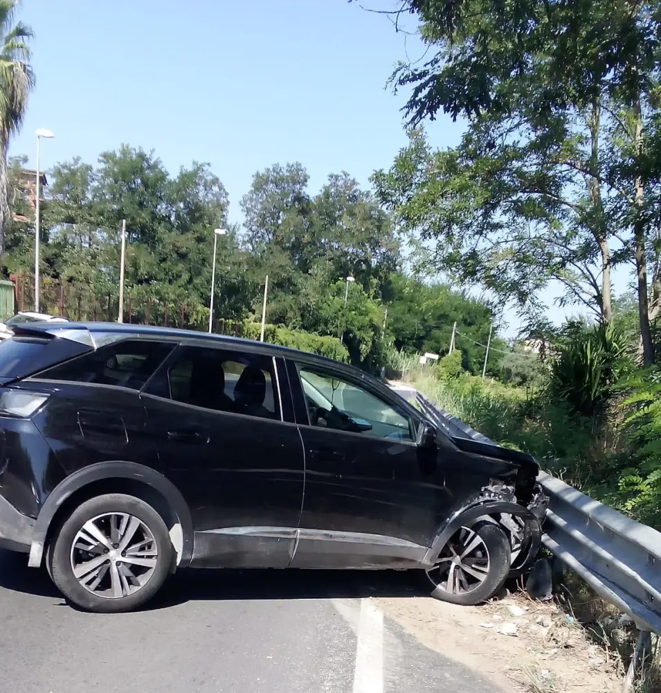 Qualiano incidente su via ripuaria