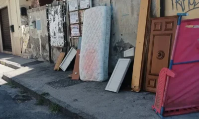 Qualiano, mobili in strada
