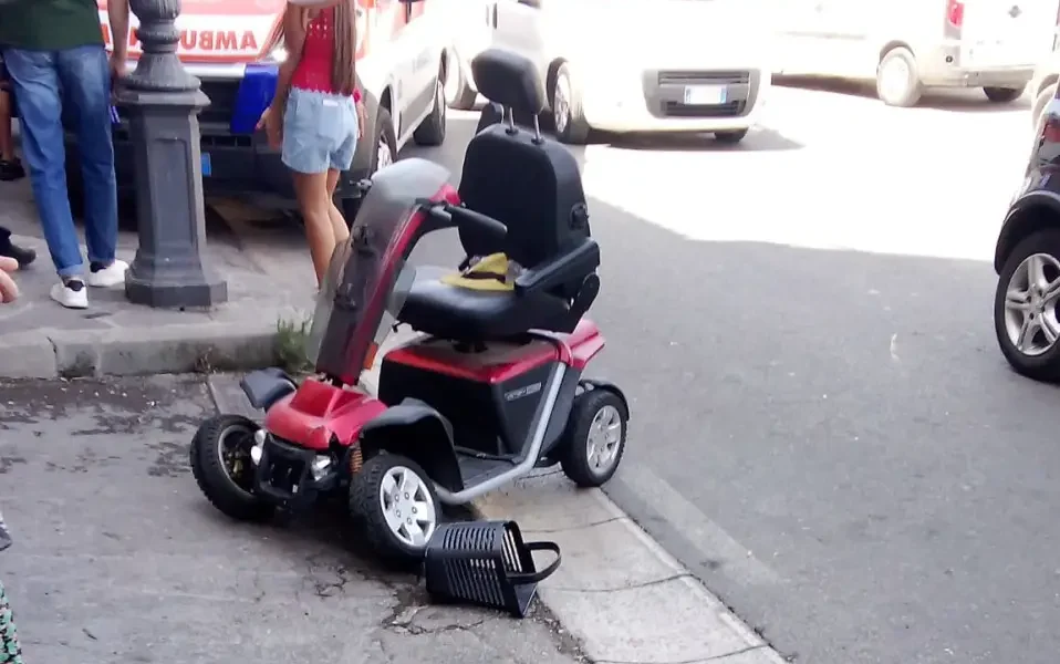 qualiano l8217attivista e attore disabile espedito petacca coinvolto in un incidente da Puntomagazine.it qualiano l8217attivista e attore disabile espedito petacca coinvolto in un incidente