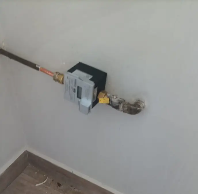 Qualiano uno dei contatori installati negli alloggi di via Benedetto croce
