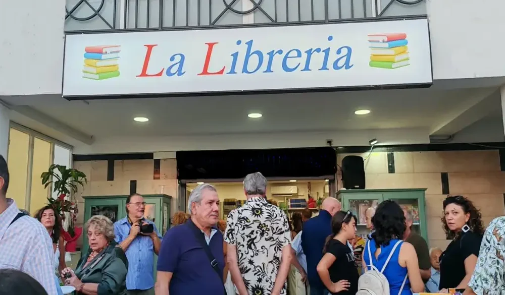 varcaturo rinasce la libreria la sfida culturale di livia pironti da Puntomagazine.it varcaturo rinasce la libreria la sfida culturale di livia pironti